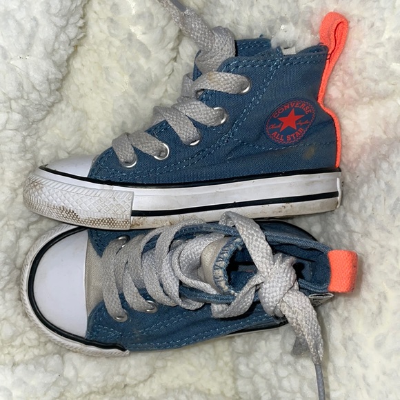 Unisex Infant Converse 👟 - Picture 2 of 3